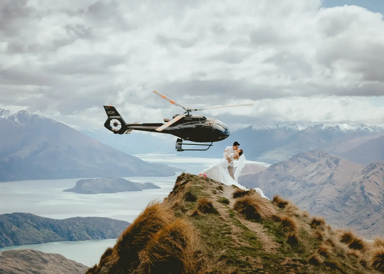 Helicopter wedding ceremony in the Southern Alps, Queenstown